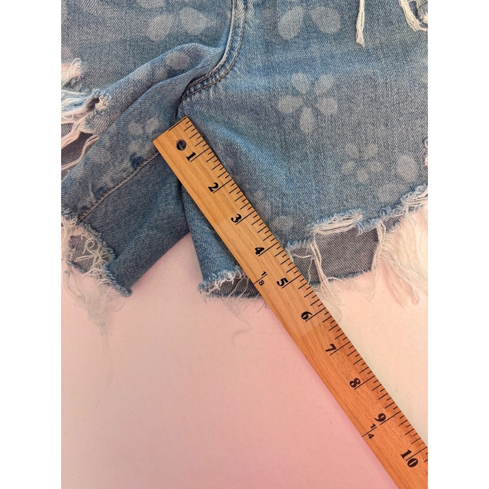 American Eagle Floral Daisy Distressed Denim Shorts High Waisted Blue Womens 12 - Picture 10 of 12